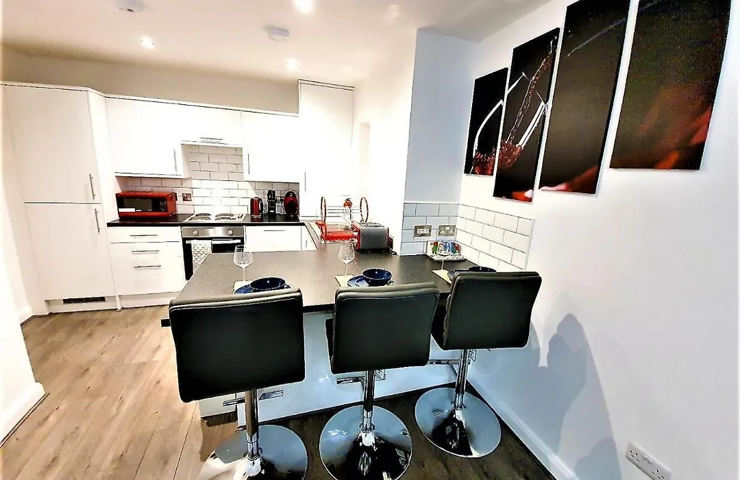 Manchester Holiday Apartment-1