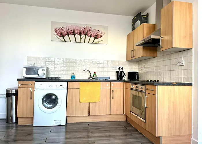 2 Bedroom, 2 Bath, Very Popular City Centre